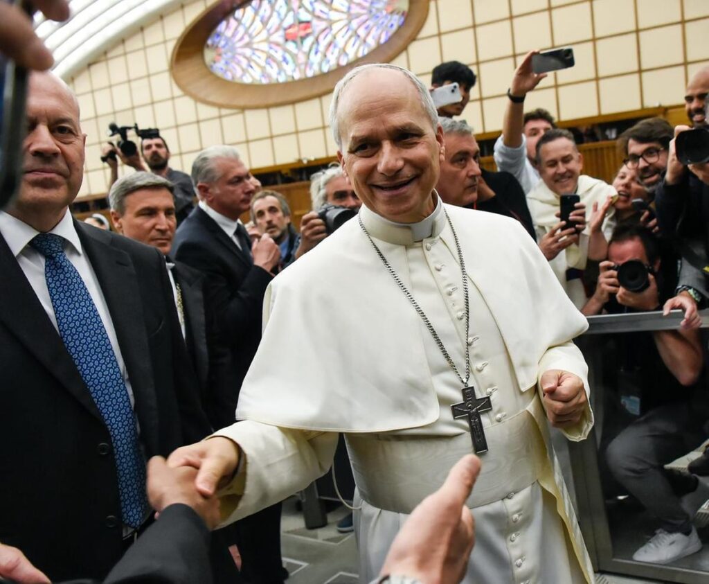 Il Papa avverte: l'informazione libera è essenziale contro le fake news