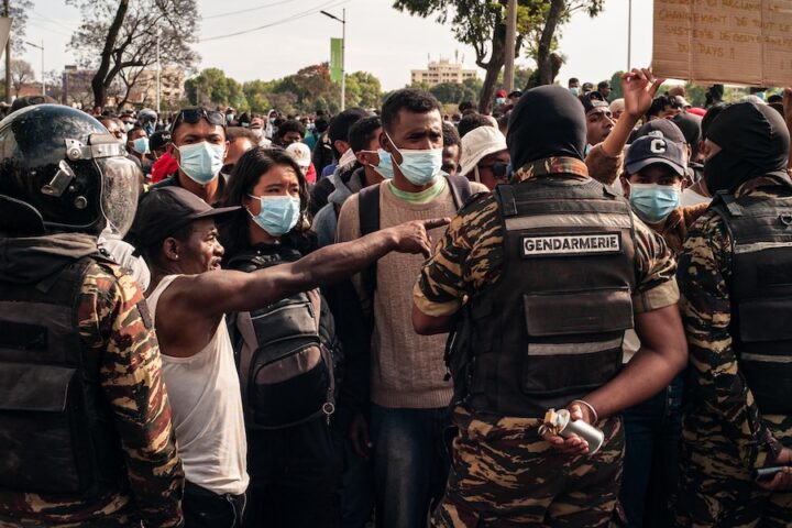 Il presidente del Madagascar nomina un generale come primo ministro dopo violente proteste