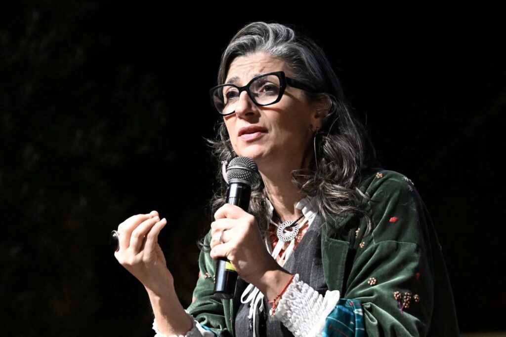 Il sindaco di Bologna Matteo Lepore commenta i recenti scivoloni di Francesca Albanese e difende la cittadinanza onoraria