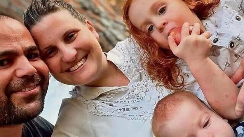 Il toccante racconto di Yarden Bibas: l'ultimo bacio ai suoi cari prima del rapimento da parte di Hamas