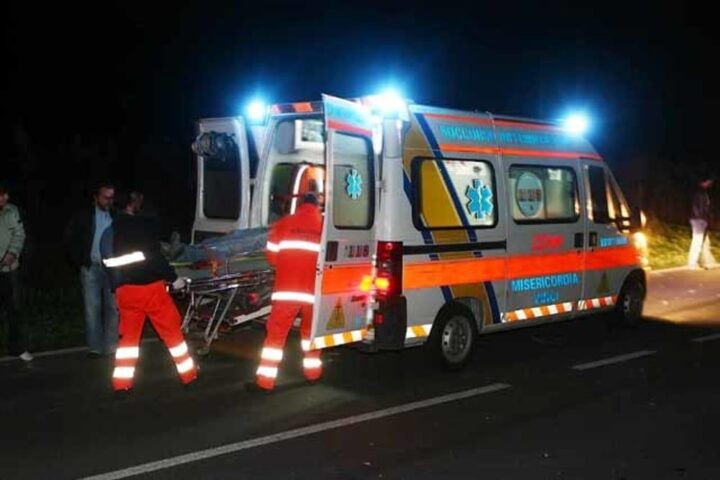 Incidente mortale a Roma: una ragazza di 20 anni deceduta, gravi due giovani coinvolti