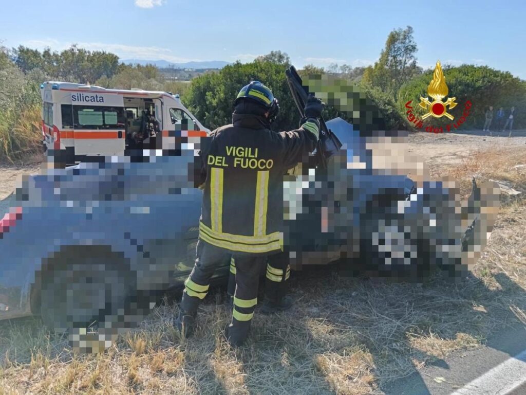Incidente stradale a Scanzano Jonico: quattro morti e sei feriti in scontro con un camion