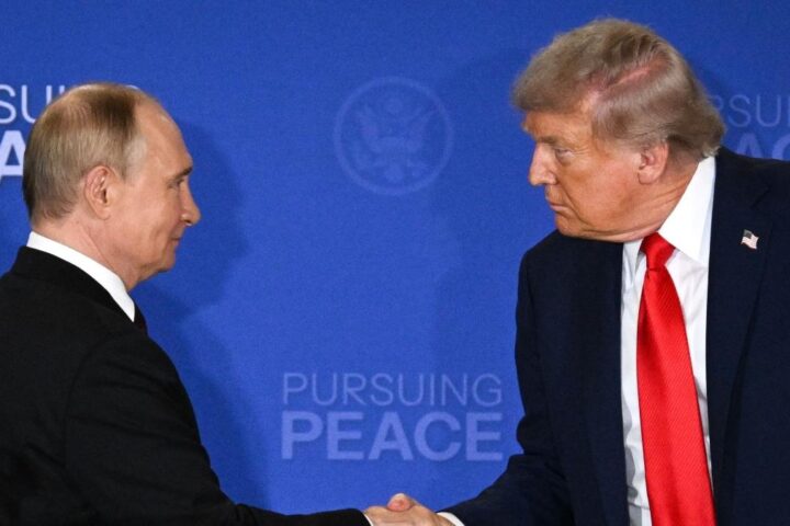 Incontro Trump-Putin in Alaska: controversie storiche e un pranzo annullato