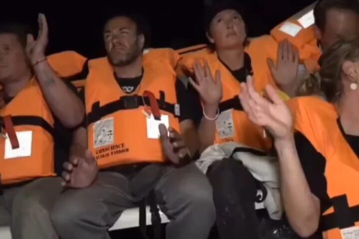 Israele blocca una flotta di barche dirette verso Gaza, a bordo anche italiani