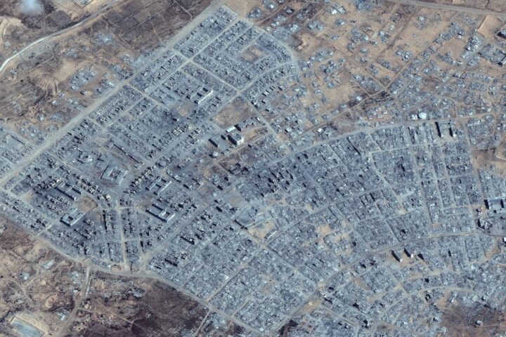 Israele bombarda Rafah mentre il cessate il fuoco è formalmente in vigore