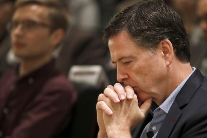 James Comey, ex direttore dell'FBI, si dichiara non colpevole e chiede di andare a processo