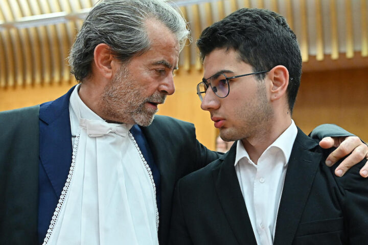 La Corte di Cassazione assolve definitivamente Alex Cotoia, accusato di aver ucciso il padre violento a Collegno nel 2020