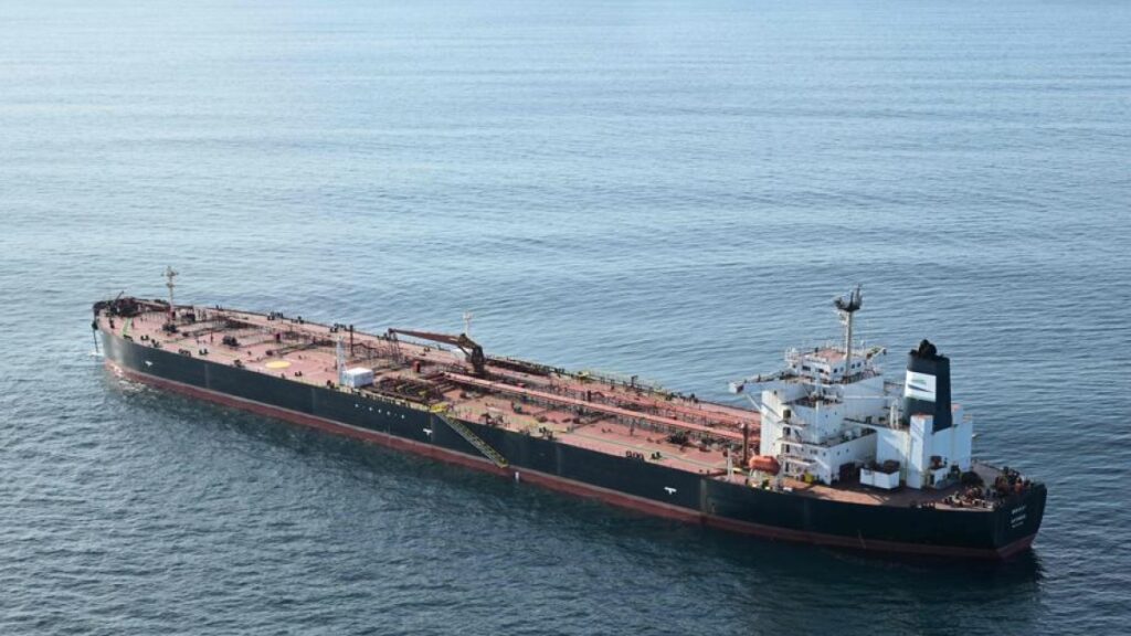 La polizia francese arresta il comandante e il vice di una petroliera russa sospettata di trasporto di droni