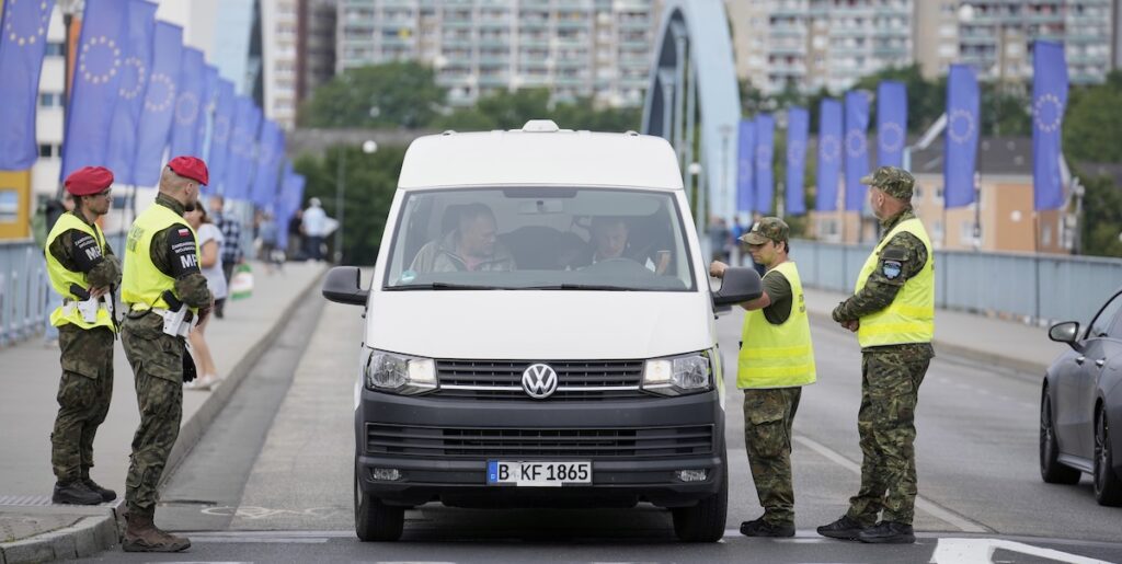 La Polonia proroga i controlli alle frontiere con Germania e Lituania fino ad aprile 2026