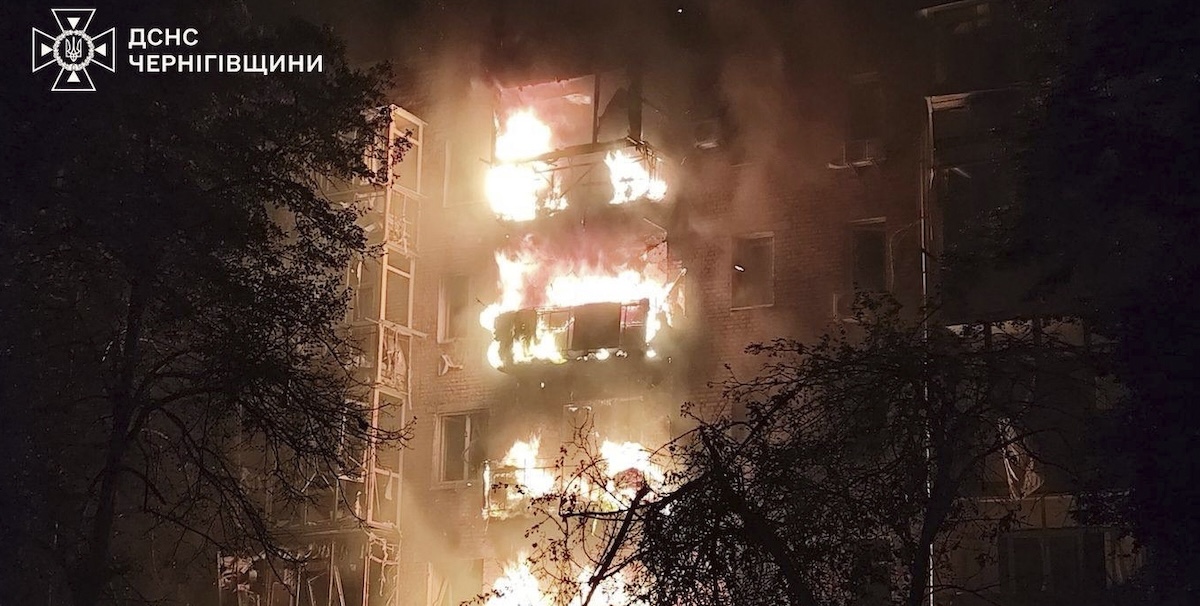 La Russia lancia un attacco massiccio con missili e droni contro l'Ucraina, colpendo le infrastrutture energetiche