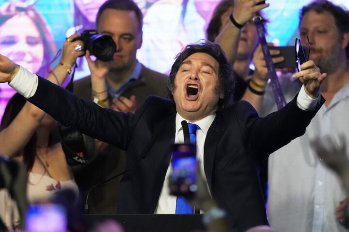 La vittoria sorprendente di Javier Milei alle elezioni legislative in Argentina