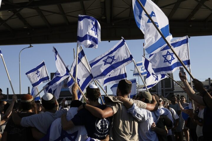 L'avvocata generale dell'esercito israeliano si dimette dopo la diffusione di un video di abusi su un palestinese