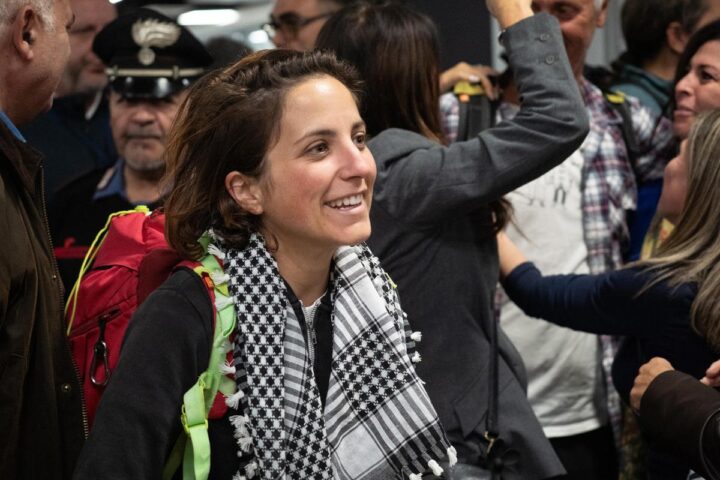 Le accuse della Flotilla a Israele: parlamentari italiani "senza acqua né bagni" durante la detenzione