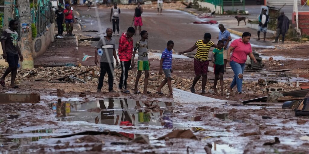 L'uragano Melissa provoca devastazione nei Caraibi: almeno 30 morti e danni ingenti