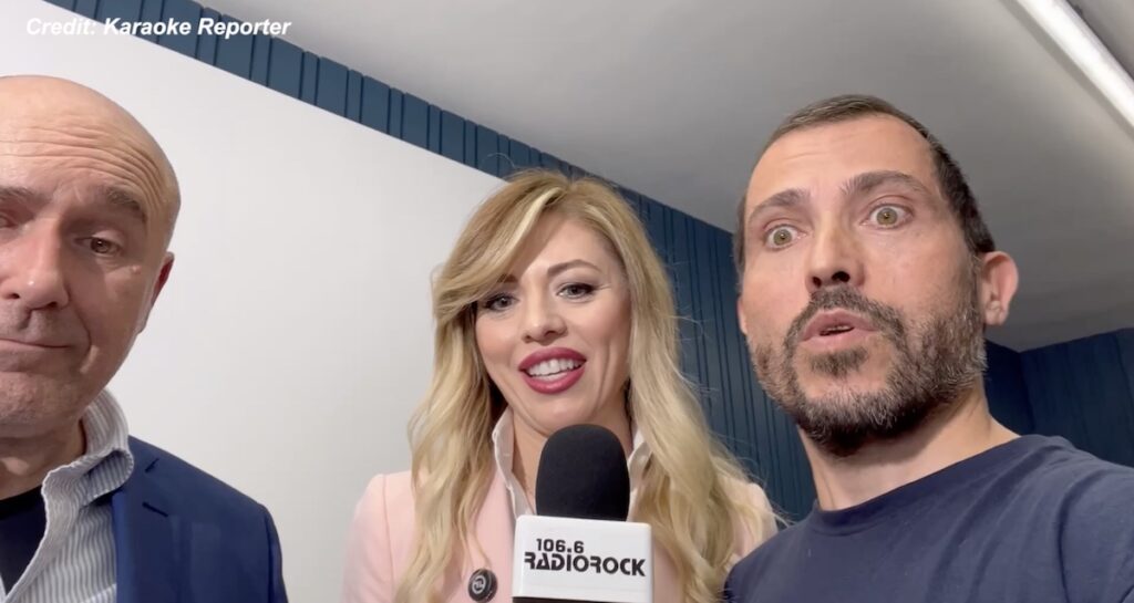 Maria Rosaria Boccia dedica una canzone a "tutti gli uomini veri" durante un karaoke con Bandecchi