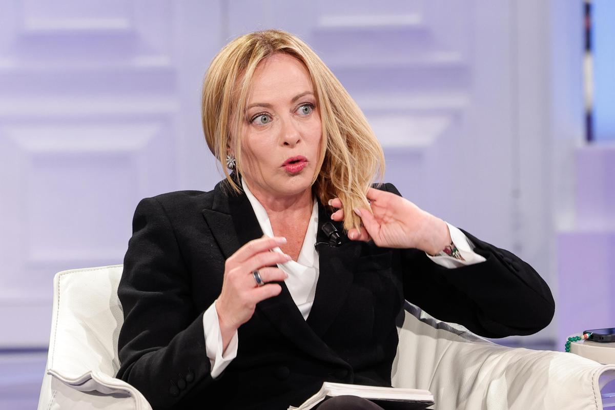 Meloni: “Accusata di genocidio, la sinistra non sa come fermarci”