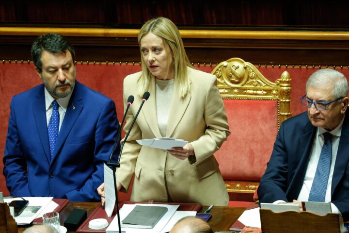 Meloni al Senato: “Aumentare la pressione su Mosca, ma Italia non invierà soldati in Ucraina”