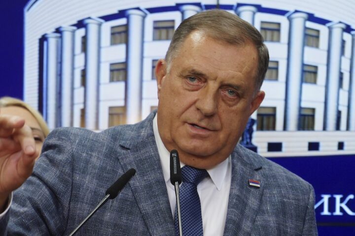 Milorad Dodik si ritira dalle elezioni presidenziali della Republika Srpska dopo la rimozione per condanna