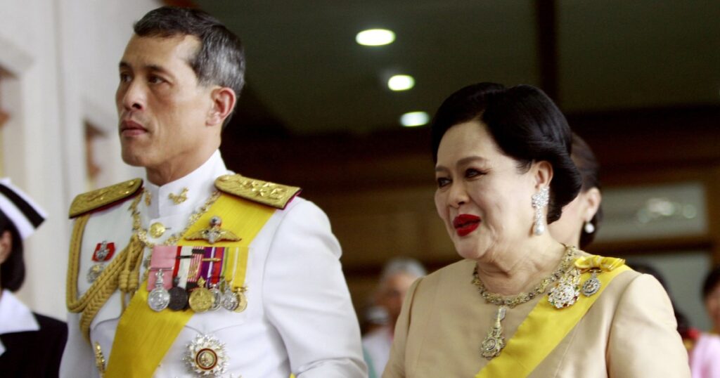 Morta a 93 anni la regina madre Sirikit di Thailandia, moglie dell'ex re Bhumibol Adulyadej