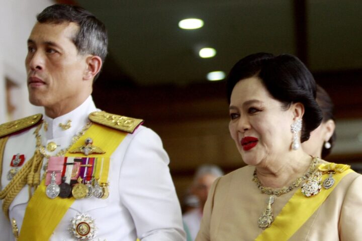 Morta a 93 anni la regina madre Sirikit di Thailandia, moglie dell'ex re Bhumibol Adulyadej