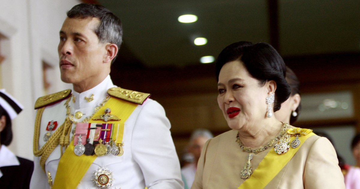 Morta a 93 anni la regina madre Sirikit di Thailandia, moglie dell'ex re Bhumibol Adulyadej