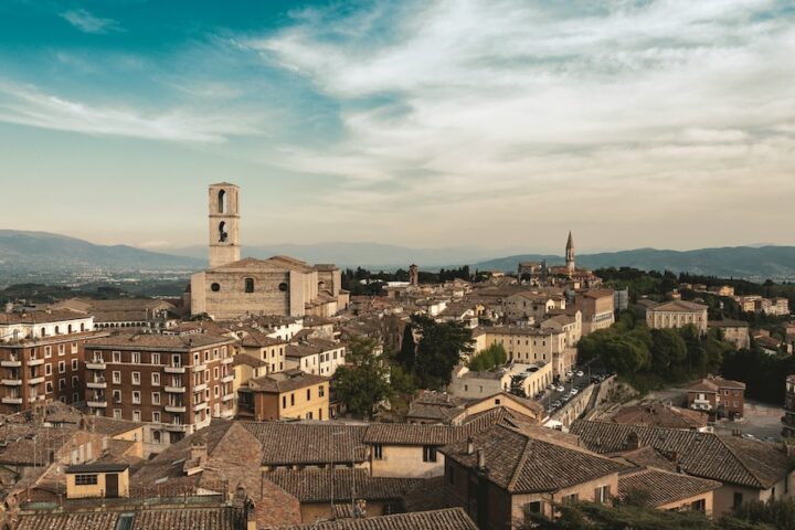 Morte di un uomo accoltellato a Perugia, indagini in corso senza sospetti identificati