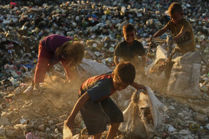 Papa Leone XIV definisce "realistico" il piano di pace di Trump per Gaza