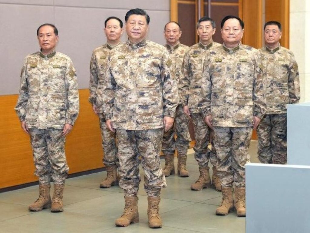 Pechino espelle nove alte cariche militari per corruzione, tra cui He Weidong