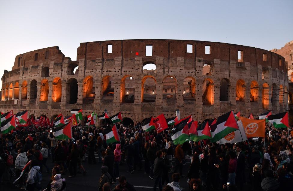 Proteste per la Flotilla in Italia, scontri nelle stazioni e occupazioni a Bologna e Torino
