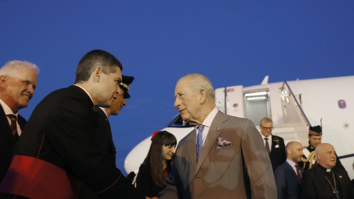 Re Carlo III incontra papa Leone XIV in Vaticano per una preghiera storica nella Cappella Sistina