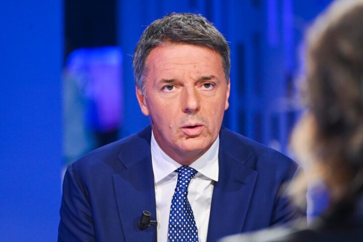 Renzi apre la Leopolda con Piantedosi e Crosetto: protagonismo dei sindaci italiani