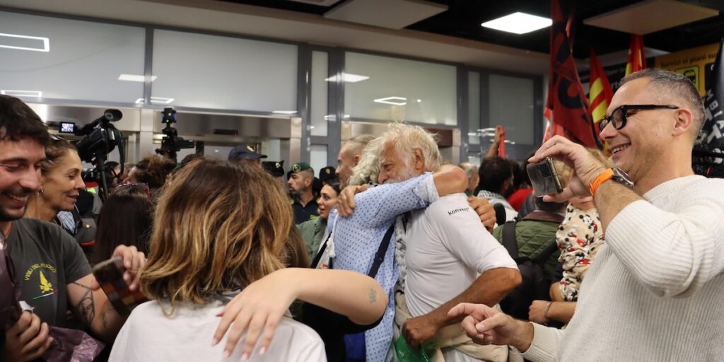 Rientro in Italia per 18 attivisti italiani arrestati da Israele sulla Global Sumud Flotilla