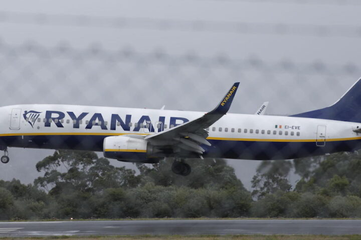 Ryanair cancella 24 voli da 9 aeroporti tedeschi a causa delle tasse elevate