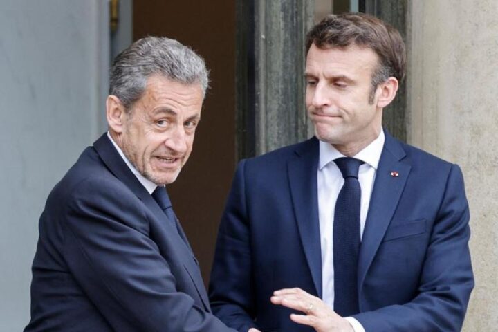 Sarkozy inizia a scontare cinque anni di pena nella prigione della Santé