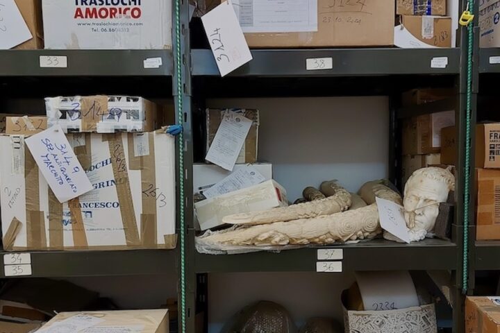 Sequestro di quasi 300 reperti antichi a Bruxelles: indagini in corso tra Italia e Belgio