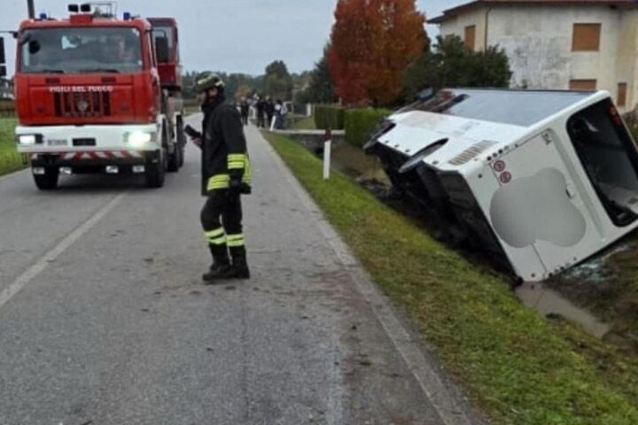 Suv contro bus a Piavon: muore un 85enne alla guida con patente sospesa