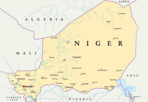 Tajani e Piantedosi in Niger: la Farnesina consiglia agli italiani di lasciare il paese