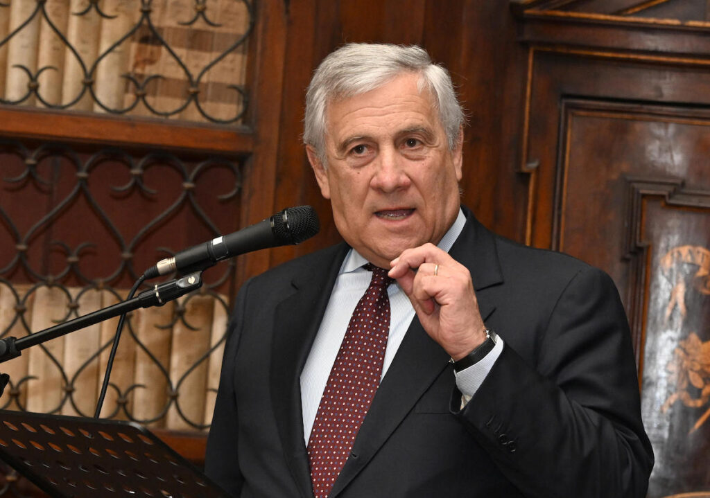 Tajani: “Pronti a ricostruire la Palestina, i carabinieri già in Cisgiordania”