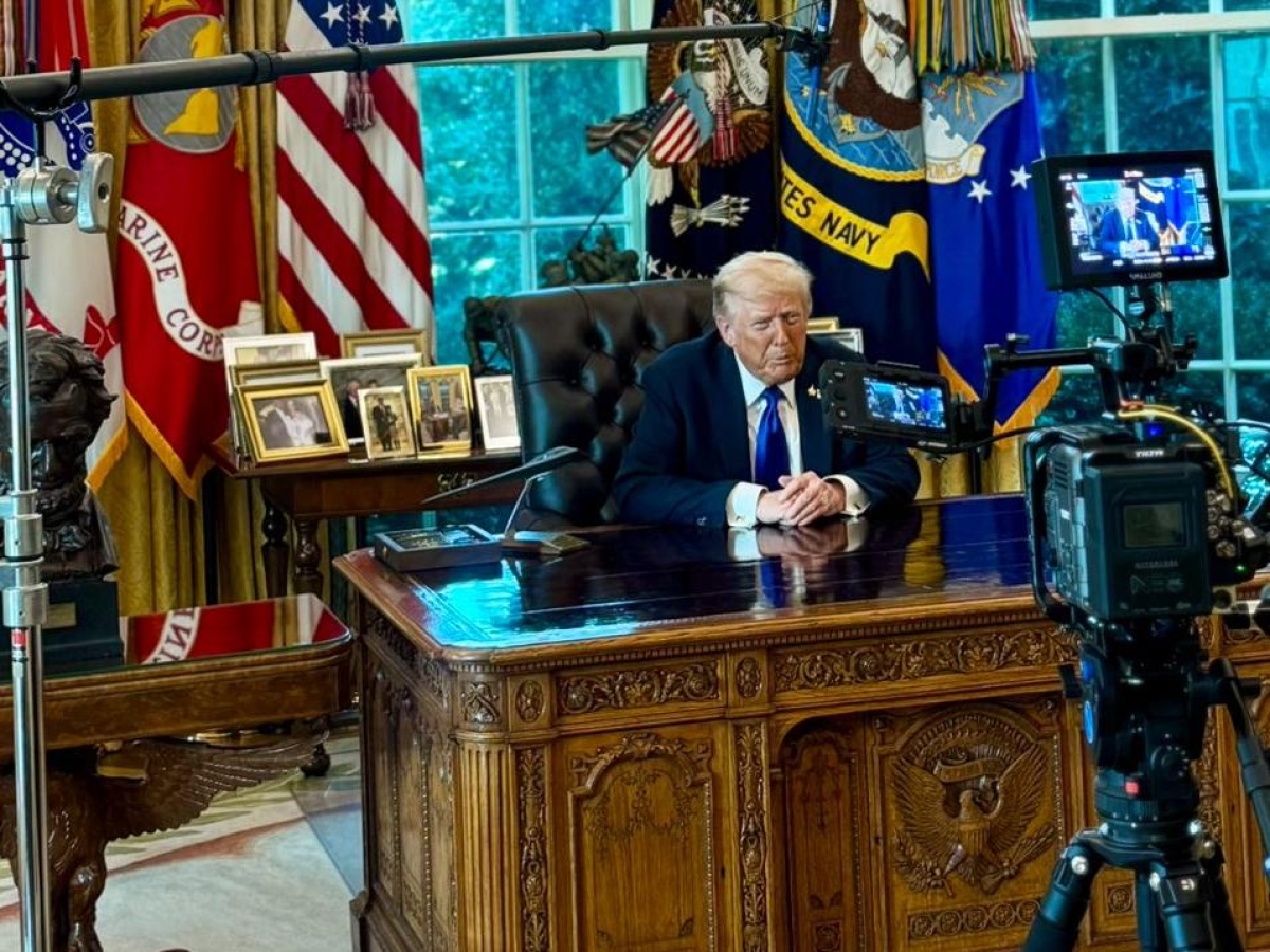 Trump chiede a Israele di fermare i bombardamenti su Gaza per favorire la pace