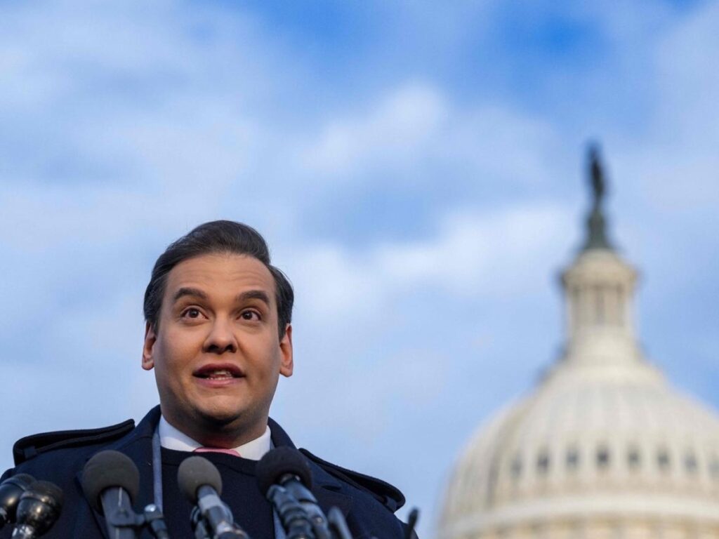 Trump grazia Santos, l'ex deputato condannato per frode e furto di identità