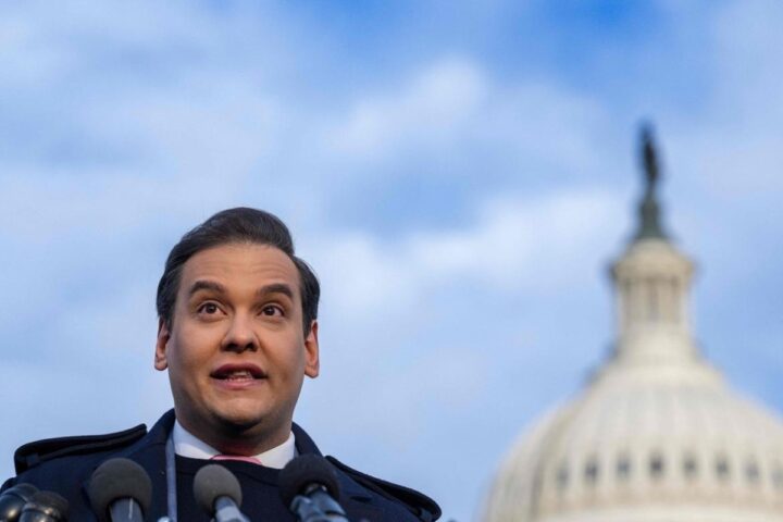 Trump grazia Santos, l'ex deputato condannato per frode e furto di identità