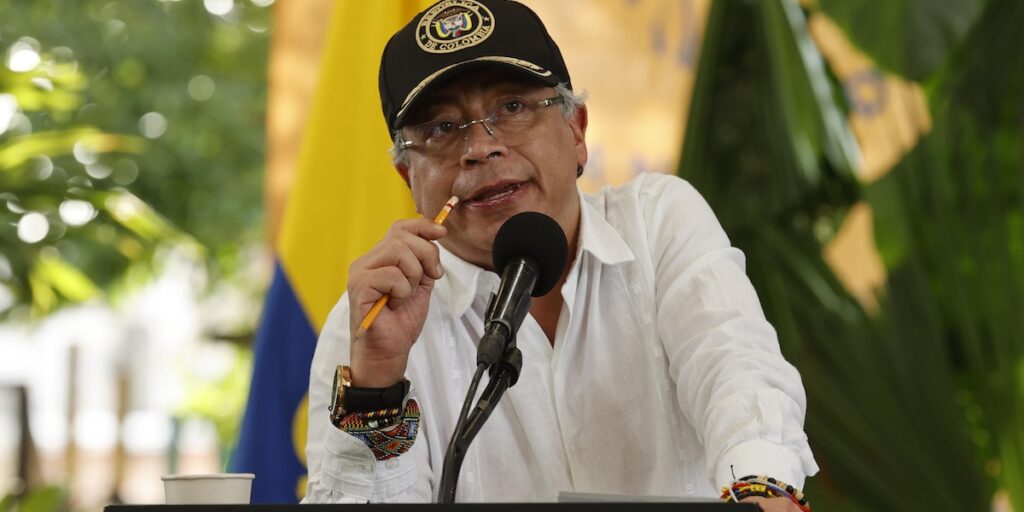 Trump sospende aiuti alla Colombia dopo che Petro definisce gli attacchi statunitensi omicidi