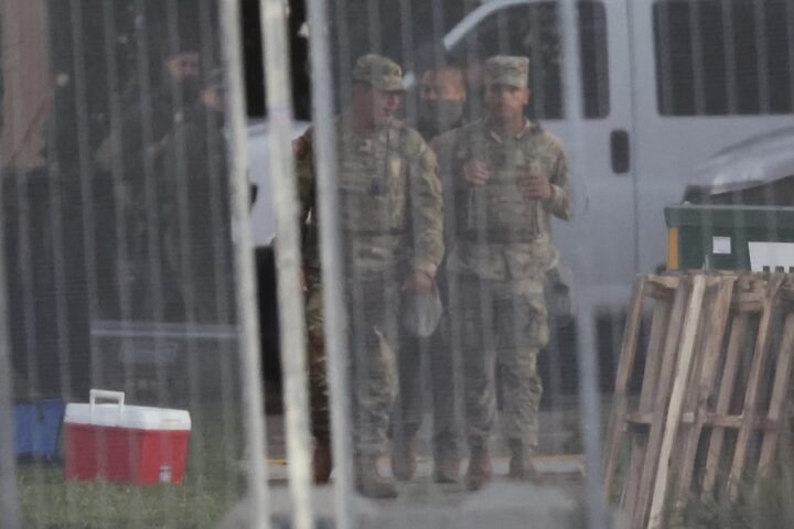 Un giudice sospende l'ordine di Trump per inviare la Guardia Nazionale in Illinois