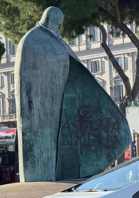 Un milione di persone in marcia a Roma per la Palestina, tensioni con la polizia e arresti