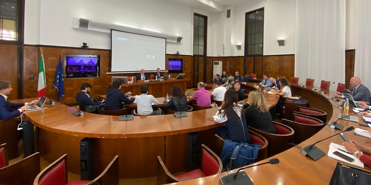 Yoox Net-A-Porter sospende licenziamenti di 211 dipendenti dopo incontro con governo e sindacati