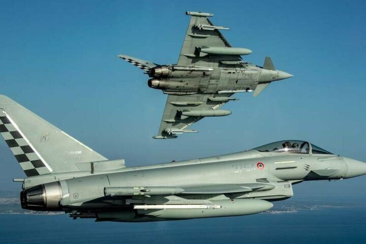 Caccia polacchi intercettano aereo russo sul Baltico