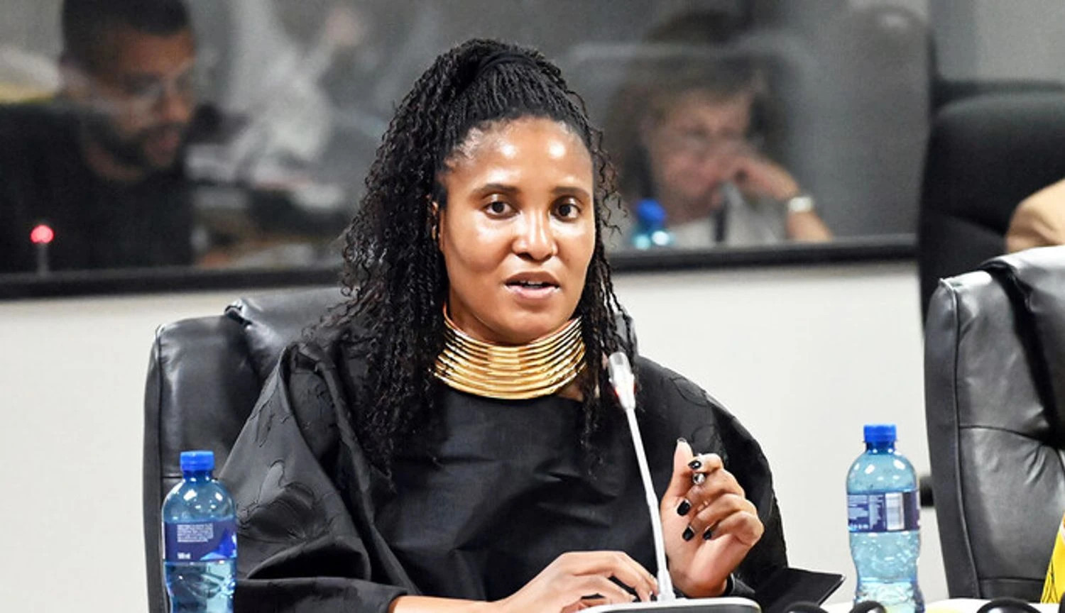 Sudafrica, la figlia dell’ex presidente Zuma coinvolta nello scandalo della presunta recluta di mercenari per la Russia