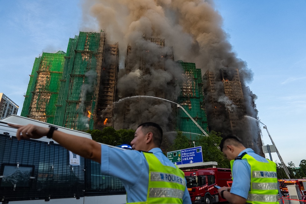 A Hong Kong continuano le ricerche di 279 dispersi dopo incendio mortale alla Wang Fuk Court