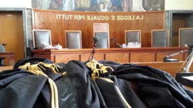 Arrestato 46enne romeno per aggressione alla ex moglie con liquido infiammabile a Seregno