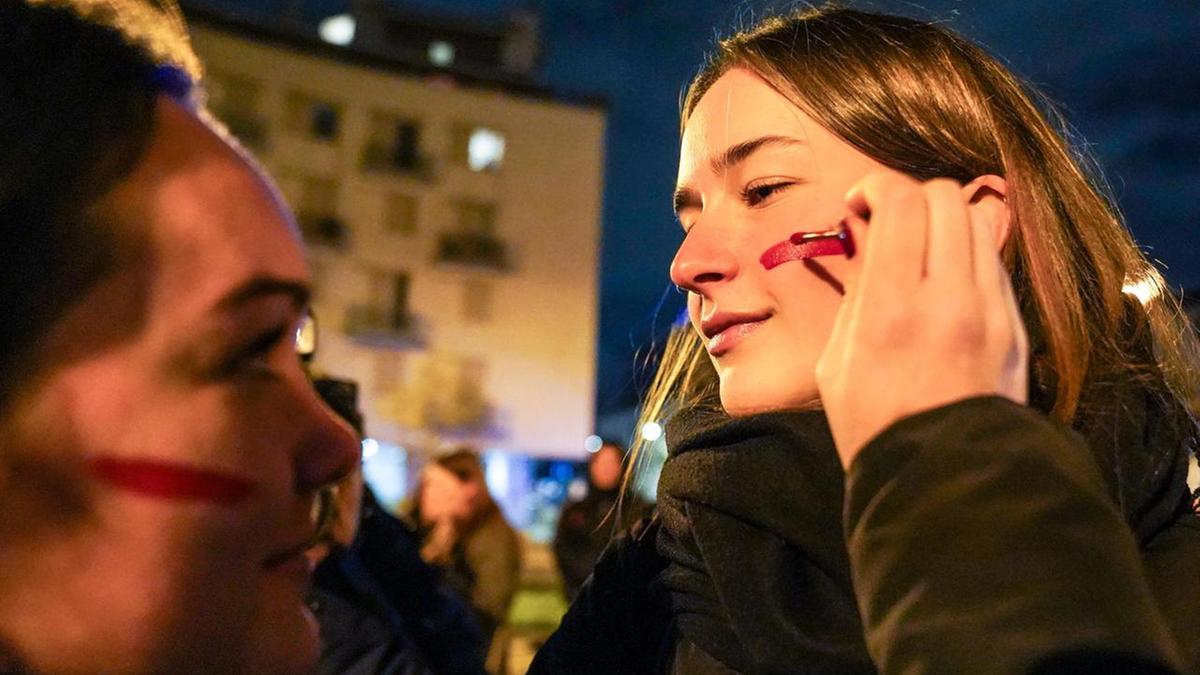 Arrestato ex compagno dopo minacce di omicidio a Napoli, ennesimo caso di violenza sulle donne in Italia